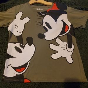 NWOT RARE DISNEY MICKEY AND MINNIE TSHIRT